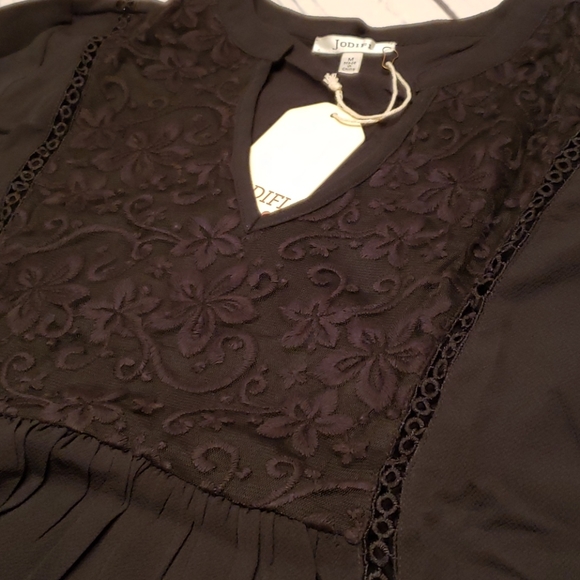 3/4 Sleeve Tunic - Picture 3 of 7